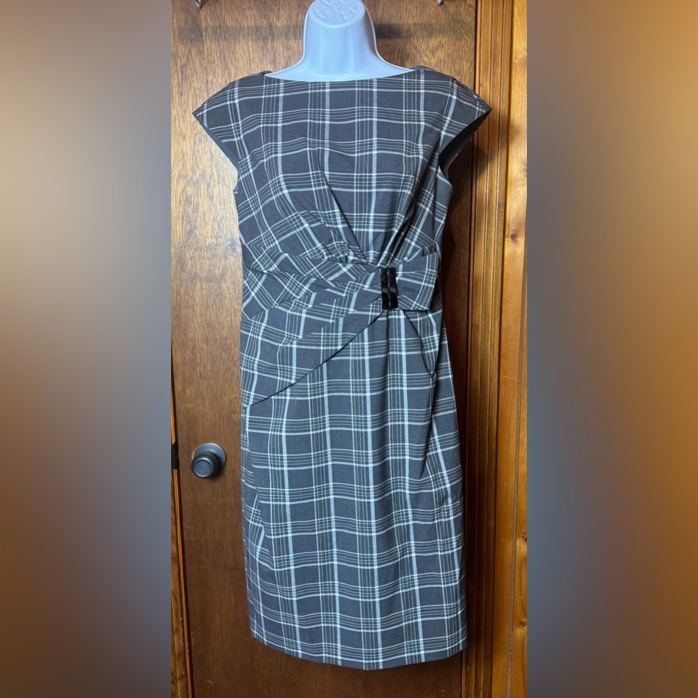 Anne Klein Gray and White Plaid Asymmetrical Plaid Dress - 6